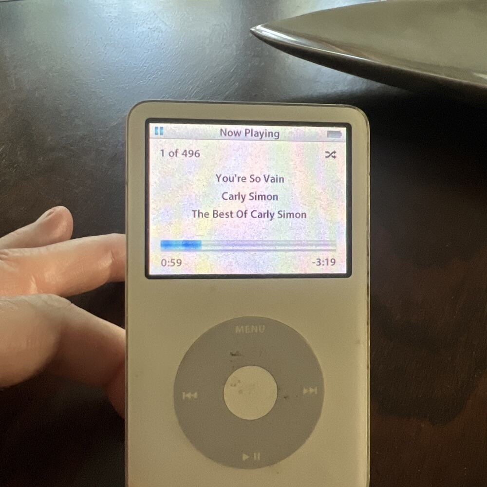APPLE IPOD CLASSIC 5TH GEN 60GB Bundle Working Condition 496 Songs White Vintage